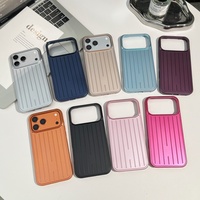 Coque de téléphone mate texturée antidérapante avec rayures verticales 3D pour iPhone, design intégral 2-en-1 en TPU + PC résistant aux chutes