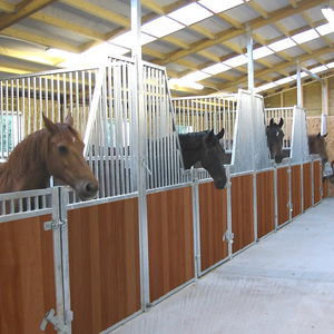 اسطبل خيول متنقل وقابل للتعديل للعناية بالخيول في الهواء الطلق، يستخدم كحظيرة مستقلة وحلول مؤقتة لإيواء الخيول - Product Image 1