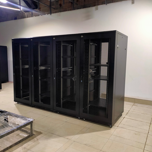 Hot New Products 800W 42U Vertical Network Cabinet Mount Server Computer Server Standing Rack