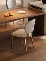 Chaise de salle à manger moderne en acier inoxydable avec dossier en cuir véritable, design luxueux et durable pour salon, table à thé ou îlot de cuisine