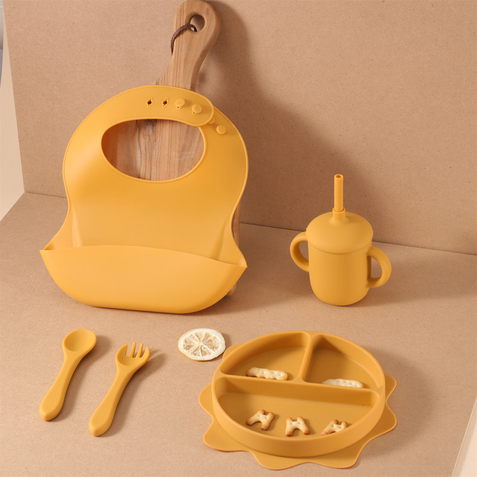 ชุดจานรูปพระอาทิตย์สีเหลืองกลมกล่อม