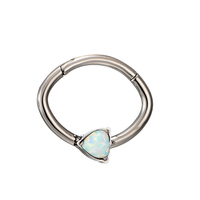 Anneau segmenté articulé ovale Fuxuan de qualité implantaire ASTM F136 avec cœur en opale, clicker de septum, anneau de nez, bijoux de piercing corporel