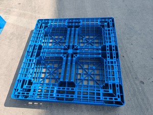 Lingyue Heavy-Duty Plastic <strong>Pallets</strong> 1000x1000mm Hdpe Plastic 4-Way Entry Single Faced Plastic <strong>Pallet</strong> for Cargo Transport - Product Image 5