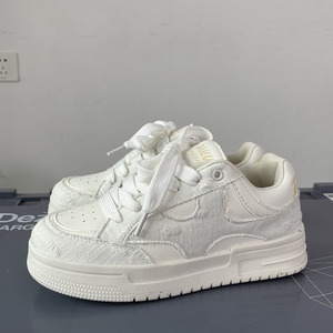 Giày cơ bản thông thường-thiết kế ban đầu cho cả nam và nữ. Giày thể thao phong cách mới. Hoàn hảo cho các cặp vợ chồng. Giày thể thao đa năng. - Product Image 2