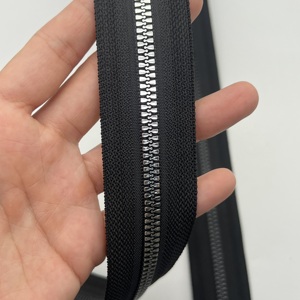 Cerniera continua in resina di alta qualità con denti in argento elettrolitico modello 5 # liscio e a prezzi ragionevoli <span class=keywords><strong>per</strong></span> indumento e borse - Product Image 4
