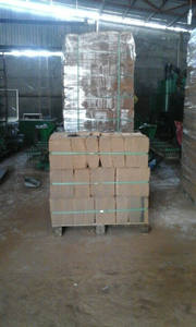 VIET DELTA Briquettes de sciure de bois brun pour engrais 2020 du Vietnam - Product Image 3