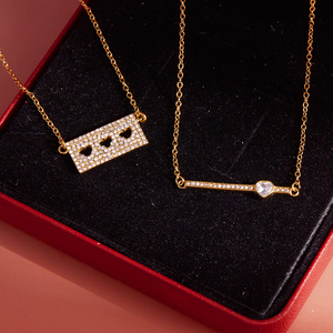 Cadeau de la Saint-Valentin J&D, <span class=keywords><strong>pendentif</strong></span> en <span class=keywords><strong>or</strong></span> 18 carats, acier inoxydable, cœur rouge en zircon, trèfle à quatre <span class=keywords><strong>feuilles</strong></span>, feuille porte-bonheur, cœur creux, croix - Product Image 2