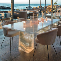Moderner Luxus-Esstisch mit Leuchtendem Jade-Finish Rechteckiges Weißes Jade-Rosa Marmor-Design Hochwertige Restaurant-Möbel