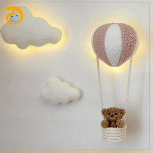 Ensemble d'éclairage décoratif pour chambre d'enfant - Lampes murales en forme de nuage moelleux et lampe en forme de montgolfière pour chambre de bébé - Product Image 5