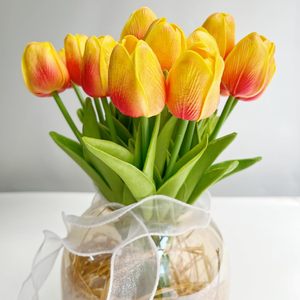 Fleurs artificielles en PU en gros, tulipes hydratantes faites à la main pour Noël, la remise des diplômes, Halloween, le Nouvel An, Pâques, la Saint-Valentin - Product Image 5