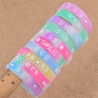 कस्टम थोक सस्ते सिलिकॉन wristband/रबर कंगन उभरा मुद्रित लोगो के साथ स्याही भरा रंग wristbands कस्टम