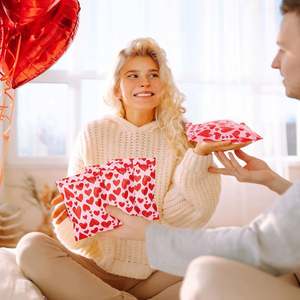 Sacs cadeaux en papier à fond pointu avec motifs de cœurs assortis, sacs pour cadeaux de fête, sacs pour anniversaire, baby shower, mariage, Noël - Product Image 3