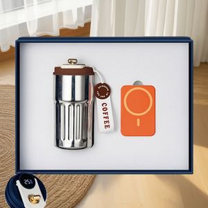 Batterie externe 2-en-1 personnalisable avec logo – Options personnalisées idéales pour les coffrets cadeaux de fêtes et d'anniversaires - Product Image 2