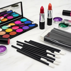 หลอดลิ<span class=keywords><strong>ป</strong></span>กลอสเปล่าทรงกลมแบบใหม่ของ Dior พร้อมหัวแปรงแบบแท่ง สำหรับเครื่องสำอาง - Product Image 2