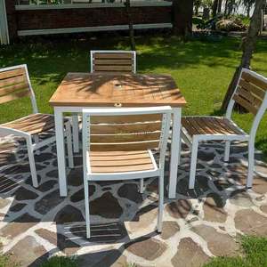 Mesa cuadrada Cattalina, hecha de madera de teca de alta calidad y hierro resistente, adecuada para espacios exteriores en casas, villas y más. - Product Image 6