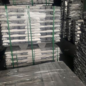 Lingote de Aluminio de Alta Pureza 99.9%, Materia Prima Metálica Industrial, Precio de Fábrica, Suministro a Granel para Aplicaciones de Fabricación - Product Image 1