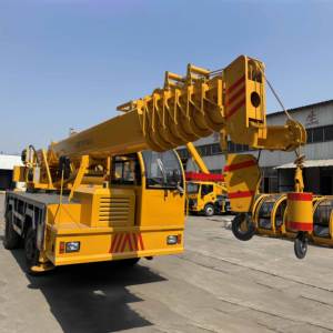 مصنع بيع بالجملة 16 طن ذاتي الصنع 4x4 شاحنة رافعة تلسكوبية مع محرك 15KW لرفع موقع البناء - Product Image 5