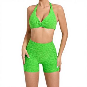 Conjuntos de shorts de yoga de marca personalizada, top halter con espalda en V y shorts con cintura elástica, ropa deportiva para mujer, elástica y de soporte para gimnasio. - Product Image 4