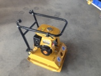 Compacteur à plaque vibrante 90kgs C90 alimenté par EY20 pour les travaux de compactage routier