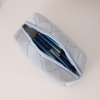 Tas Organizer Kosmetik Terry Cloth Warna-warni Kapasitas Besar, Tas Travel Portabel Bahan Lembut dengan Ritsleting, Gaya Fashion