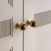 Poignées de porte d'armoire de luxe, boutons en pierre œil de tigre, laiton massif H59, finition PVD or, quincaillerie de cuisine, 2 ensembles MOQ