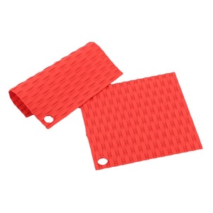 Silicone Heat Insulation Mat Square <b>Red</b> Non Slip For <b>Kitchen</b> Utensils Tableware - Product Image 1