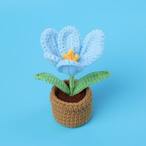 Pequeña Planta de Tulipán Tejida a Mano en Maceta, Flor Tejida a Crochet, Tulipán de Hilo Tejido en Maceta - Product Image 3