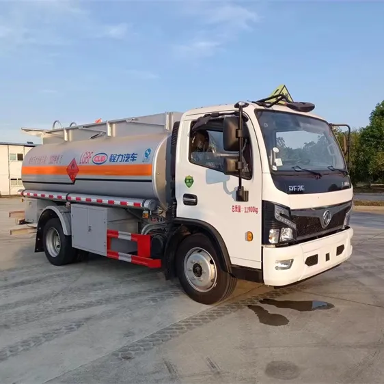 Hot Sale DongFeng 10000 Litres Camion Citerne 4*2 Mini Oil Fuel Tanker Truck For Sale