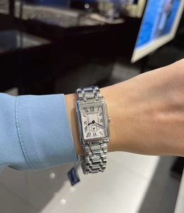 Montre mécanique élégante et luxueuse pour femmes avec bracelet carré en acier inoxydable - Design tendance et professionnel de haute qualité - Product Image 4