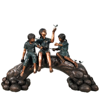 Statue de fille en bronze grandeur nature lisant un livre dans le jardin - Vente flash
