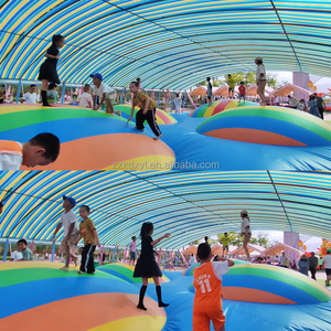 Brandneues Design hochwertige Indoor-Kinder springen Trampolin Schule Gastgeber Geburtstags feier aufblasen bunte Wasser injektion sbett - Product Image 3