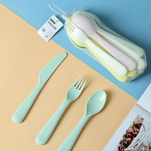 Ensemble <span class=keywords><strong>de</strong></span> couverts en plastique réutilisables <span class=keywords><strong>de</strong></span> 18 pièces dans des couleurs pastel, lavables au lave-vaisselle, pour les pique-niques, <span class=keywords><strong>le</strong></span> camping et les fêtes - Product Image 1