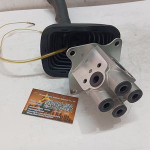 Bagger teile PC200-5 PC200-6 PC200-7 PC200-8 PC220 PC240 PC300 PC100 Hydraulisches Pilot ventil 702-16-0165 Joystick-Steuer hebel - Product Image 3
