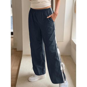 กางเกงฮาเร็มขากว้างสำหรับผู้หญิง ยี่ห้อ Fisoew เอวสูง ยางยืดผูกโบว์ สไตล์ Y2K กางเกงวอร์มทรงหลวม มีกระเป๋า สีกรมท่า - Product Image 4