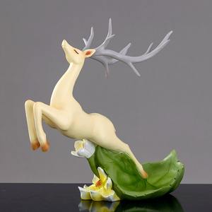 رف نبيذ إبداعي من راتنج الأيل مزخرف لخزانة التلفزيون أو كهدايا حرفية من الراتنج - Product Image 4