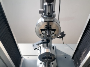 جهاز اختبار UTM مدمج اقتصادي-شد/ضغط/ثني في نظام واحد مع ضمان لمدة سنة. شهادة ISO و CE - Product Image 4