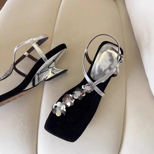 Sandales élégantes à bout carré, à fleurs, à une bride, style minimaliste chic, style romain, chaussures d'été pour femmes, mode outdoor - Product Image 2
