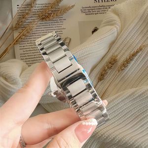 Reloj de cuarzo estilo empresarial de piel de cocodrilo y aleación para mujer - Product Image 6