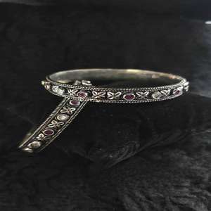 Bracelets Kada floraux traditionnels faits à la main en argent sterling 925 oxydé avec rubis et pierres blanches, lot de 2 - Product Image 3