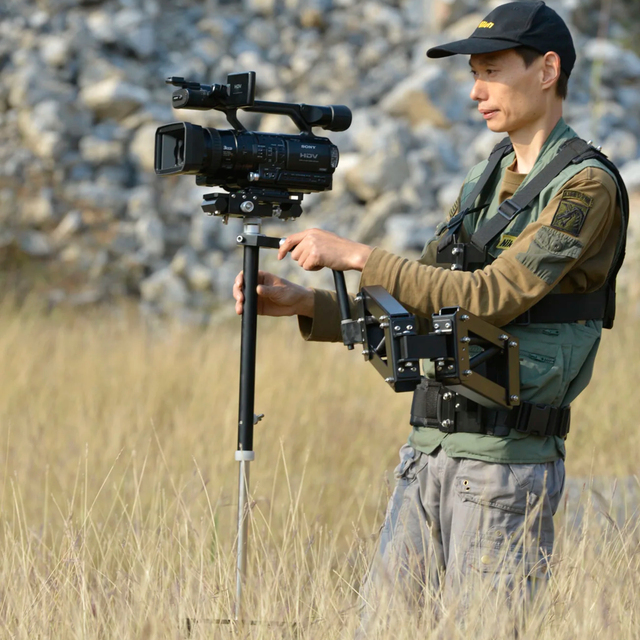 Steadicam Stabilizer With Vest Supporting Cameras up to 5kgs Weights