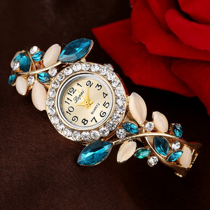OEM Nouvelles Filles Femmes Fleur Couleur Diamant Cristal Montre Quartz <span class=keywords><strong>Ice</strong></span> Out Montres <span class=keywords><strong>Logo</strong></span> Personnalisé