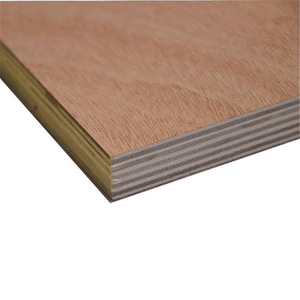 Compensato Commerciale di Alta Qualità Ecologico con Impiallacciatura di Betulla, Colla MR E1, Nucleo in Legno 9-25mm, Rivestito in Okume - Product Image 1