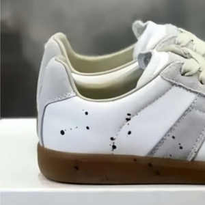 Zapatos de mujer con cordones, de cuero genuino, ligeros, transpirables, lujosos, a la moda, con diseño de grafiti personalizado y que aumentan la altura. - Product Image 1