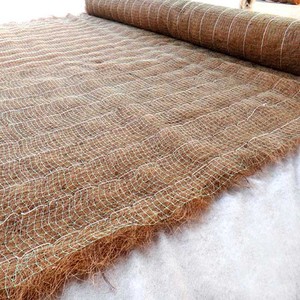 Couverture géotextile en fibre <span class=keywords><strong>de</strong></span> coco avec <span class=keywords><strong>graines</strong></span> d'herbe pour le contrôle <span class=keywords><strong>de</strong></span> l'érosion des berges <span class=keywords><strong>de</strong></span> rivières et les projets d'aménagement paysager - Product Image 6