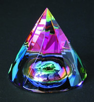 Hotsale Heil prisma Optische Wissenschaft Ornament Mystica Regenbogen Irisierende Kristall pyramide