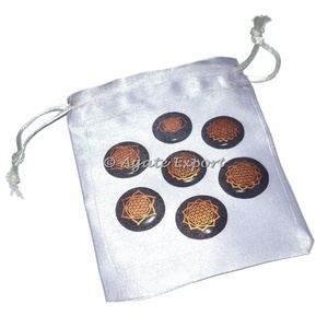 ถุงกำมะหยี่พิมพ์ลายตามสั่งและกระเป๋าผ้าซาตินสีดำลาย "Healing of Life" - Product Image 1