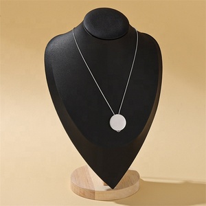 Yiwu Aceon Cadena de serpiente redonda de acero inoxidable <span class=keywords><strong>Cierre</strong></span> de cuentas ajustable Disco deslizante de dos agujeros Collar de moneda nuevo personalizado - Product Image 4