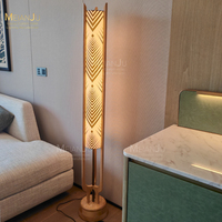 Lampe sur pied postmoderne en bois et acier inoxydable pour la maison, l'hôtel, la villa - pour le salon, la chambre ou la décoration d'angle