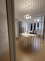 Op maat gemaakte witte aluminium-en-glas schuifdeuren in Franse stijl; scheidingsdeuren voor keuken en woonkamer