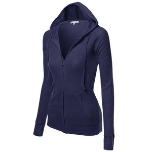 Vente en gros de sweats à capuche décontractés pour femmes, personnalisés avec logo 2026, nouveau design, manches longues, poches latérales, couleur unie, polyester/coton, polaire, hiver - Product Image 2